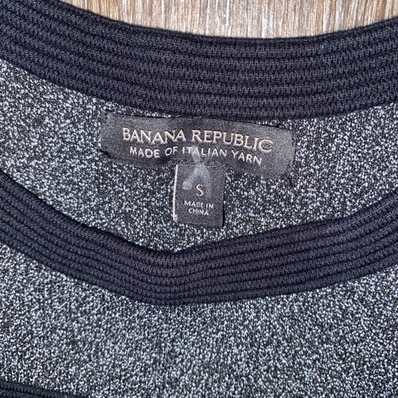 Banana Republic made of Italian Yarn size small gray sweater - Picture 4 of 4